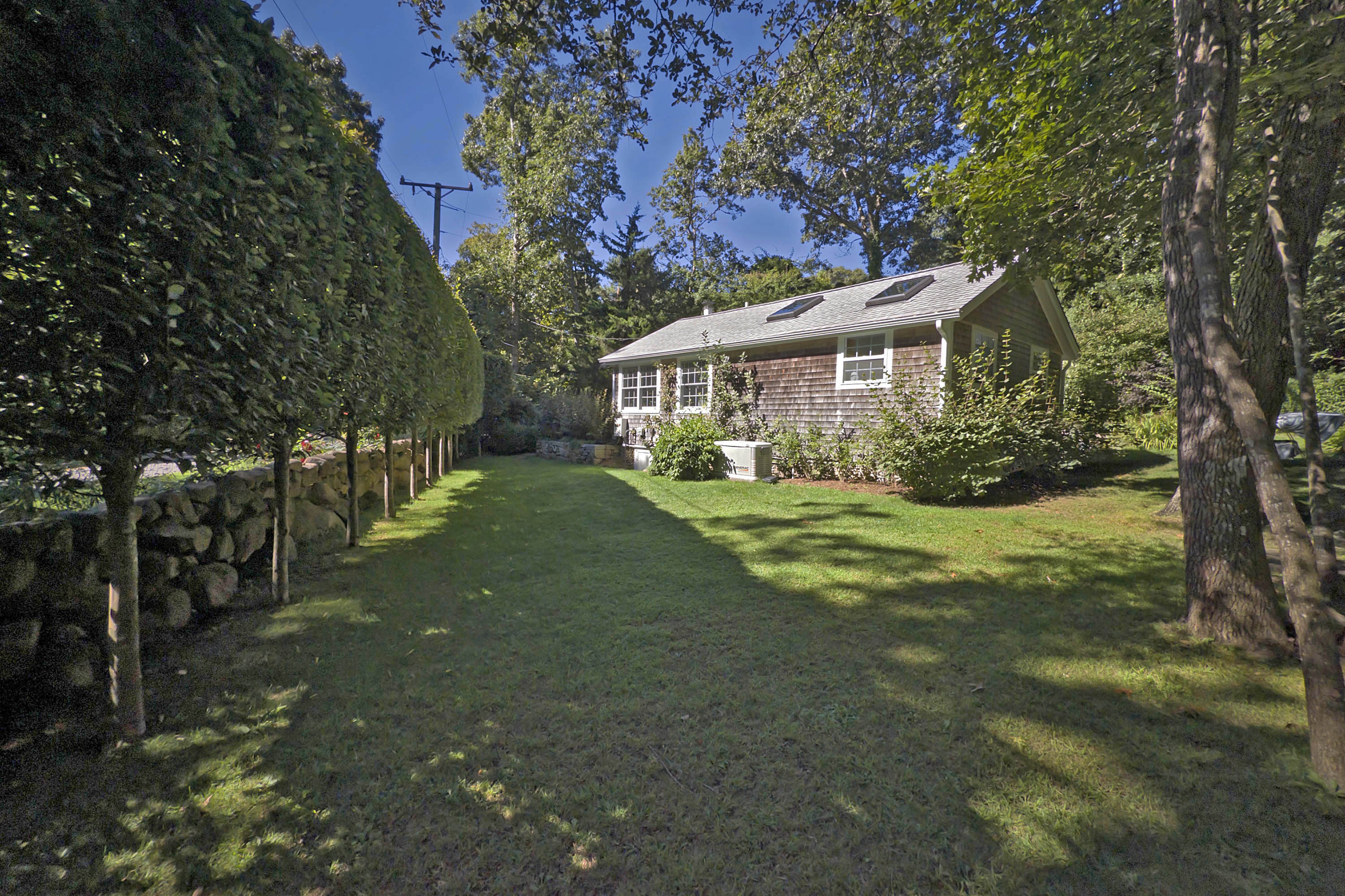 31 North Road, 2BR/1BA Chilmark Cottage