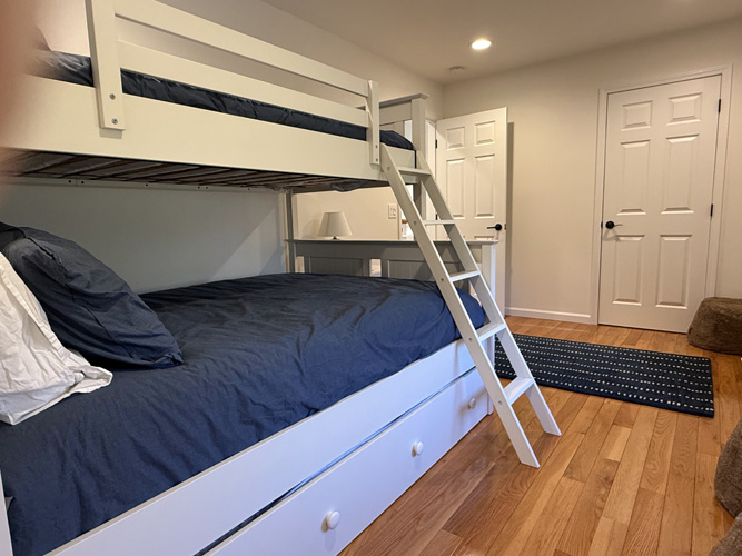 151 Tashmoo Avenue, Vineyard Haven