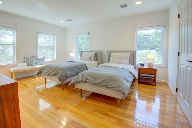 151 Tashmoo Avenue, Vineyard Haven