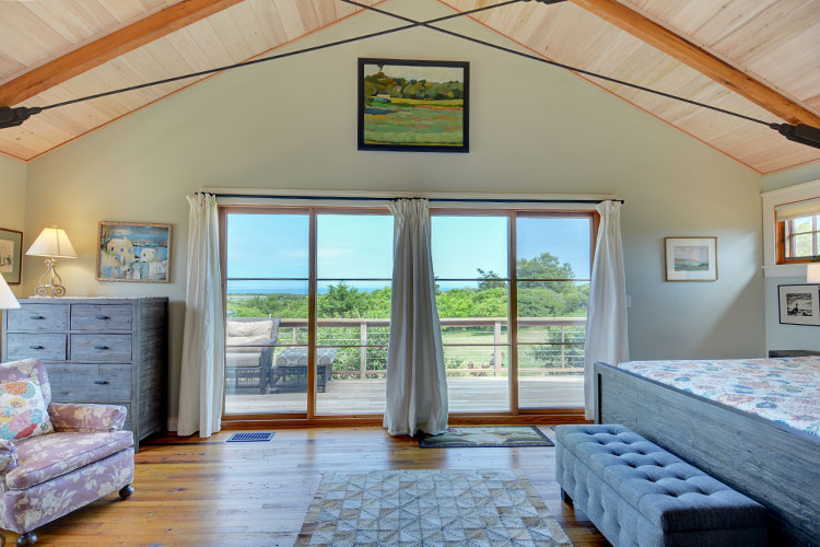 Squibnocket Beach - Wingate Roost
