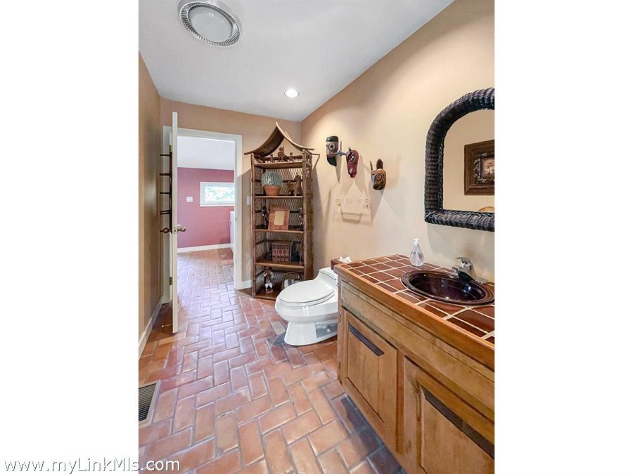 Property Photo 33