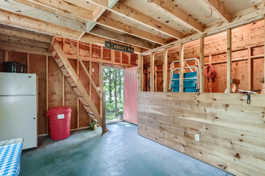 Property Photo 33