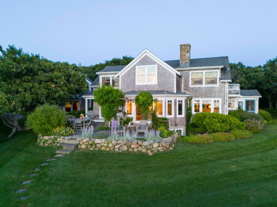 94 Menemsha Inn Road, Chilmark – 1 Family – $8,950,000