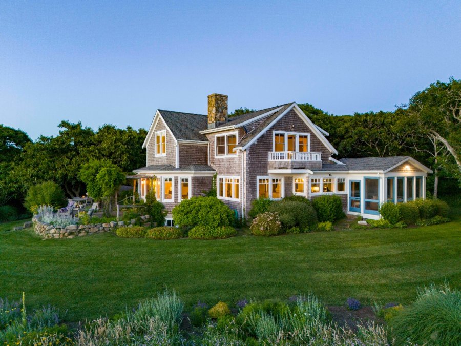 94 Menemsha Inn Road, Chilmark – 1 Family – $8,950,000