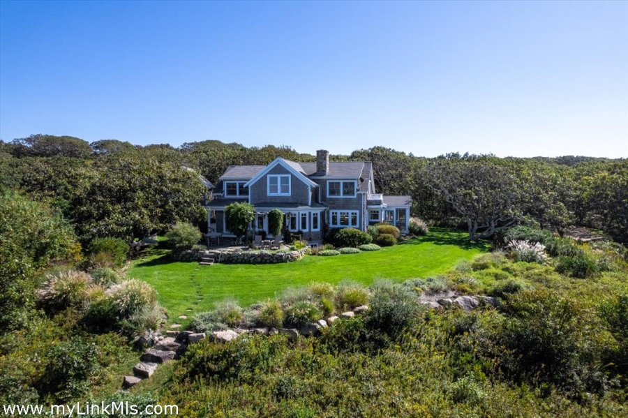 94 Menemsha Inn Road, Chilmark – 1 Family – $8,950,000